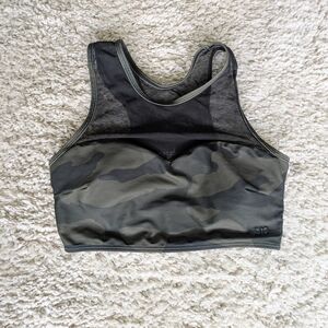 Albion Camo Sports Bra - Black and Green